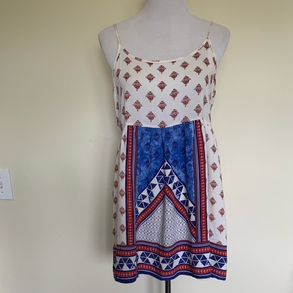 LIKE NEW FOREVER 21 TOP - Picture 1 of 11